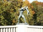 strange_statue.jpg