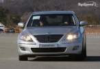 Hyundai_Genesis_4_dw.jpg