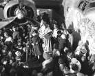 b24andsanta1944thumb.jpg
