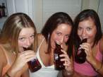 1205236931_26247_s__devchata_tozhe_ljubjat_pivo_5.jpg