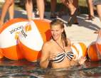 natasha_henstridge_bikini_boost_8_big.jpg