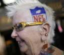 4161_2081_grandma-loves-football.jpg