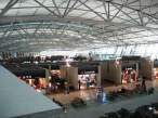 800px-Korea-Incheon-International-Airport-Deperture-lobby-overview.JPG