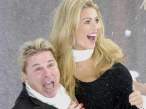 yahoo_snowball_fight_33_wenn2223192.jpg
