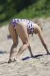goldie_hawn_swimsuit_2_big.jpg