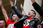 070205_neonazi_hmed_3p.hmedium.jpg