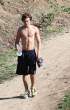 Zac-Efron-out-hiking-in-LA-2.jpg