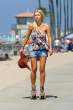 sophie_monk_roller_beach_7.jpg