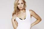 laura_vandervoort_pant_yum_3.jpg