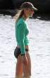 helen-hunt-nice-bikini-bottom-in-maui-8-18-2010-hqx3-2.jpg