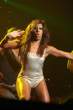MCFan_for_celeblounge08-02-201100-00_05._x8jdmis.jpg