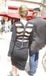 Piper Perabo - Shooting Extra @ The Grove - 280711_008.jpg
