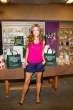 DeniseRichards_SigningCopiesofGirlNextDoor_Pasadena_010811_002.JPG