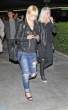 Mena_Suvari_arriving_at_LAX-03.jpg