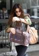 KateBeckinsale2011_08_26_arrivesonaflightatLAXairport1.JPG