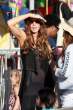 Kate_Beckinsale_MalibuSept032011_t002.jpg
