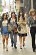 Zooey Deschanel walks to ABC studios578lo.jpg