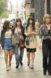 Zooey Deschanel walks to ABC studios591lo.jpg