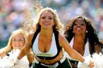 nfl-cheerleaders-cleavage-33.jpg