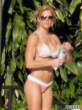 torrie-wilson-pink-bikini-a-rod-vacation-02-435x580.jpg