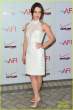 555773805_EmiliaClarkeAFIAwardsinBeverlyHillsMQtag_011312_01_122_74lo.jpg