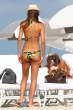 behati_prinsloo_beach_again_2.jpg