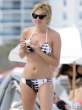 chloe-sevigny-bikini-black-white-tie-dye-miami-09-435x580.jpg