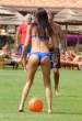 elisabetta_gregoraci_back_soccer_bikini_7.jpg