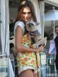 xenia-deli-lip-slip-while-walking-her-dog-07-435x580.jpg