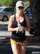 kendra-wilkinson-flashing-cleavage-and-legs-10-435x580.jpg