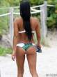 cassie-shows-off-her-bikini-body-in-miami-12-435x580.jpg