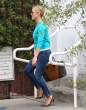 Reese+Witherspoon+Visits+Brentwood+Country+BEkmtWo6juwx-1.jpg