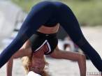 Victoria-Silvstedt-Enjoys-Yoga-On-The-Beach-in-Miami-06-580x435.jpg