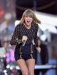taylor-swift-performing-in-concert-at-good-morning-america-in-nyc_12.jpg