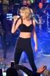 taylor-swift-at-new-year-s-eve-2015-in-nyc_9.jpg